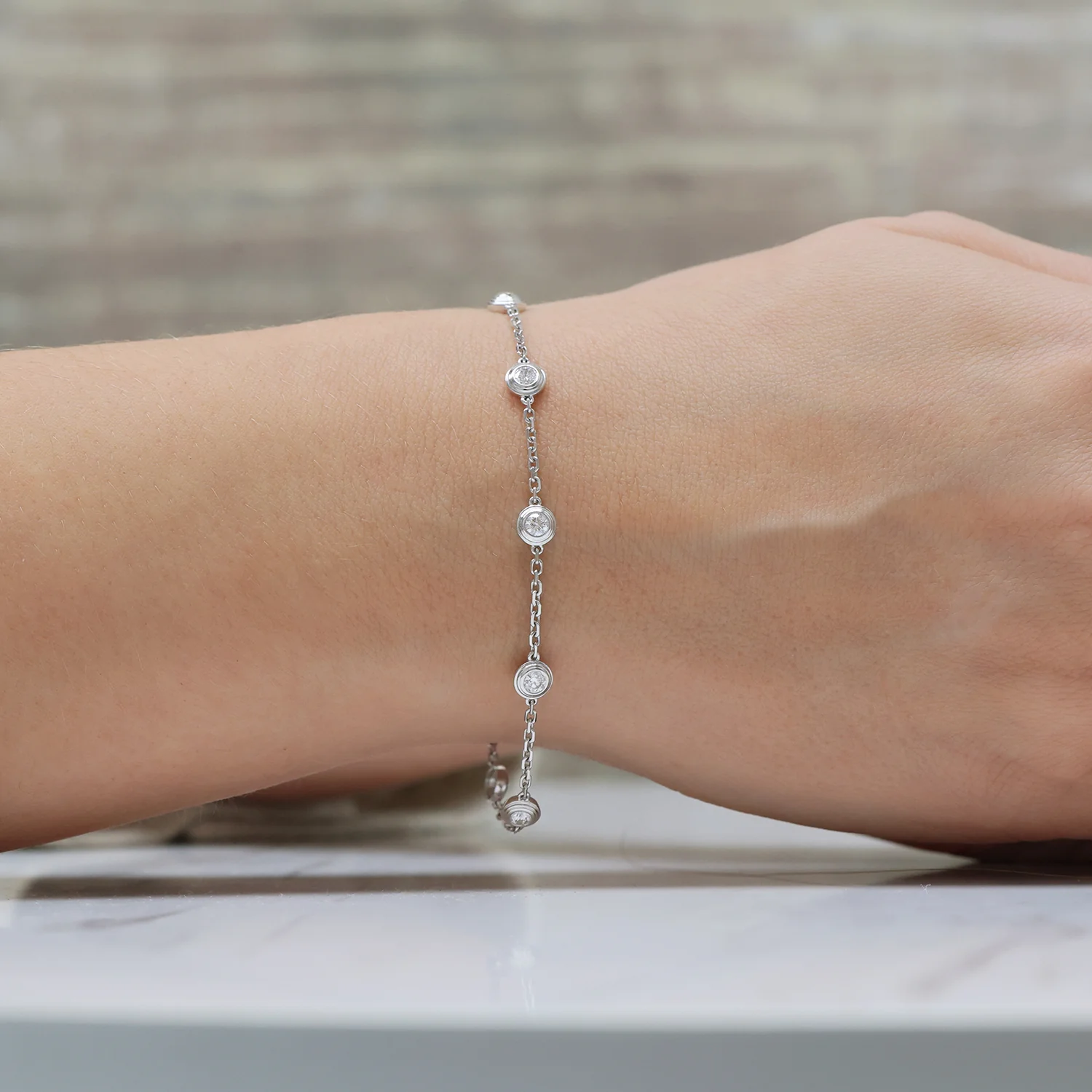 18ct White Gold Round Brilliant Cut Diamond Groove Detail Bracelet - Image 2