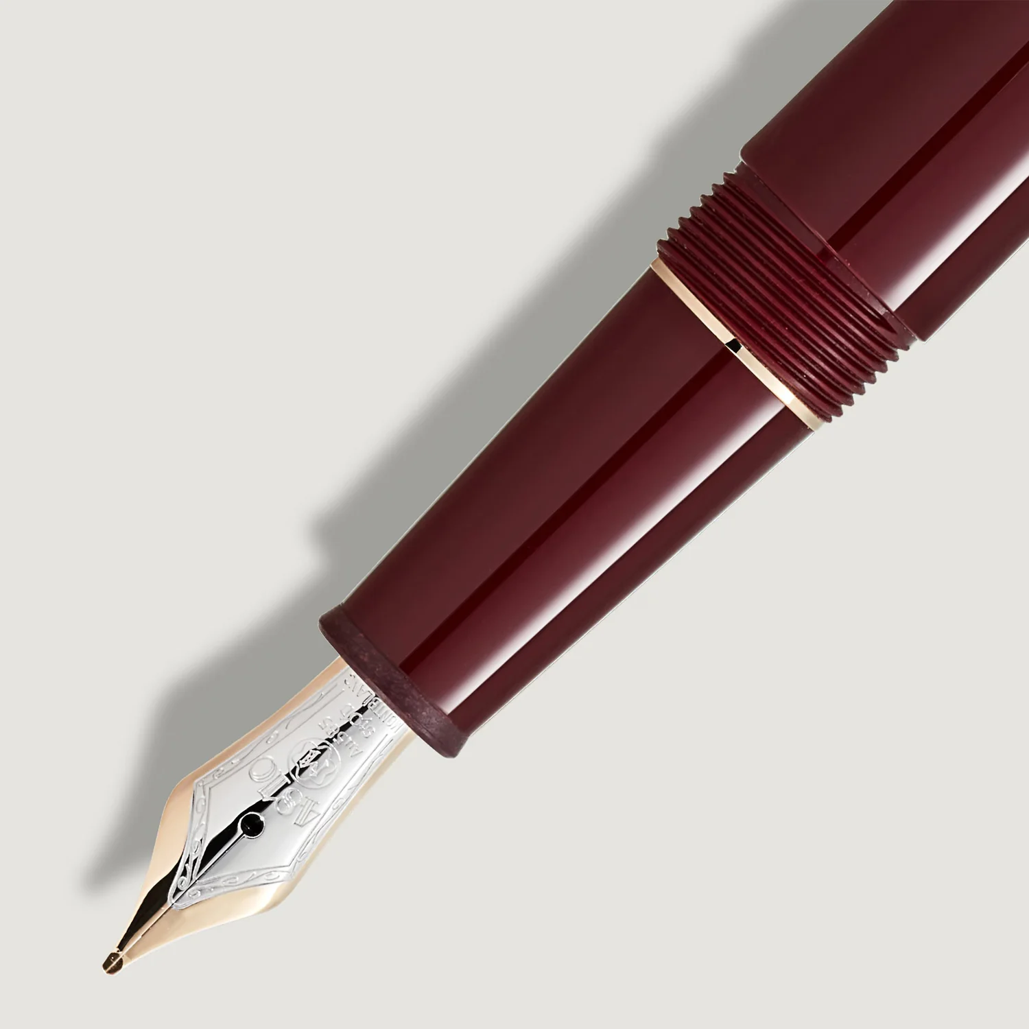 Meisterstück Burgundy Red Classique Fountain Pen - Image 3