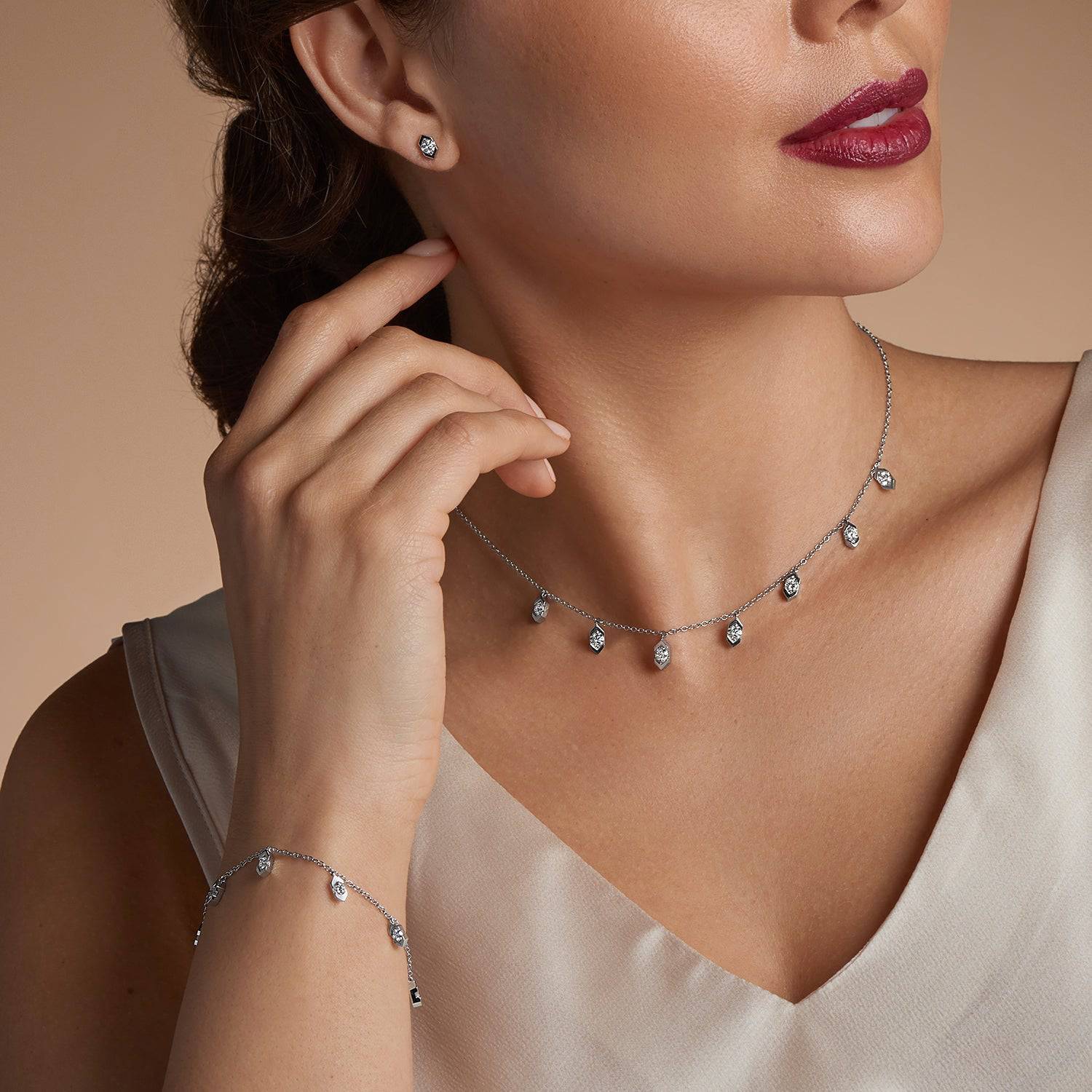Nouveau Collection 18ct White Gold 1.00 Carat Diamond Drop Necklet - Image 3