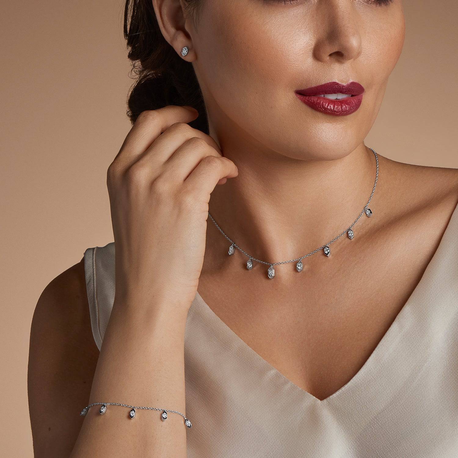 Nouveau Collection 18ct White Gold Diamond Bracelet - Image 3