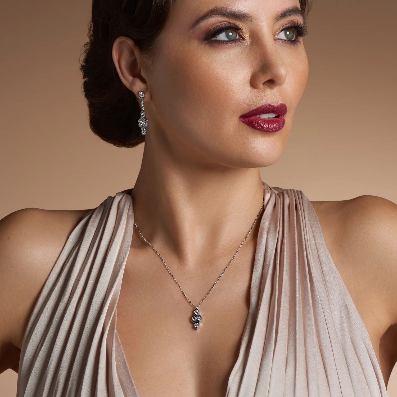 Nouveau Collection 18ct White Gold Four Diamond Drop Pendant - Image 2