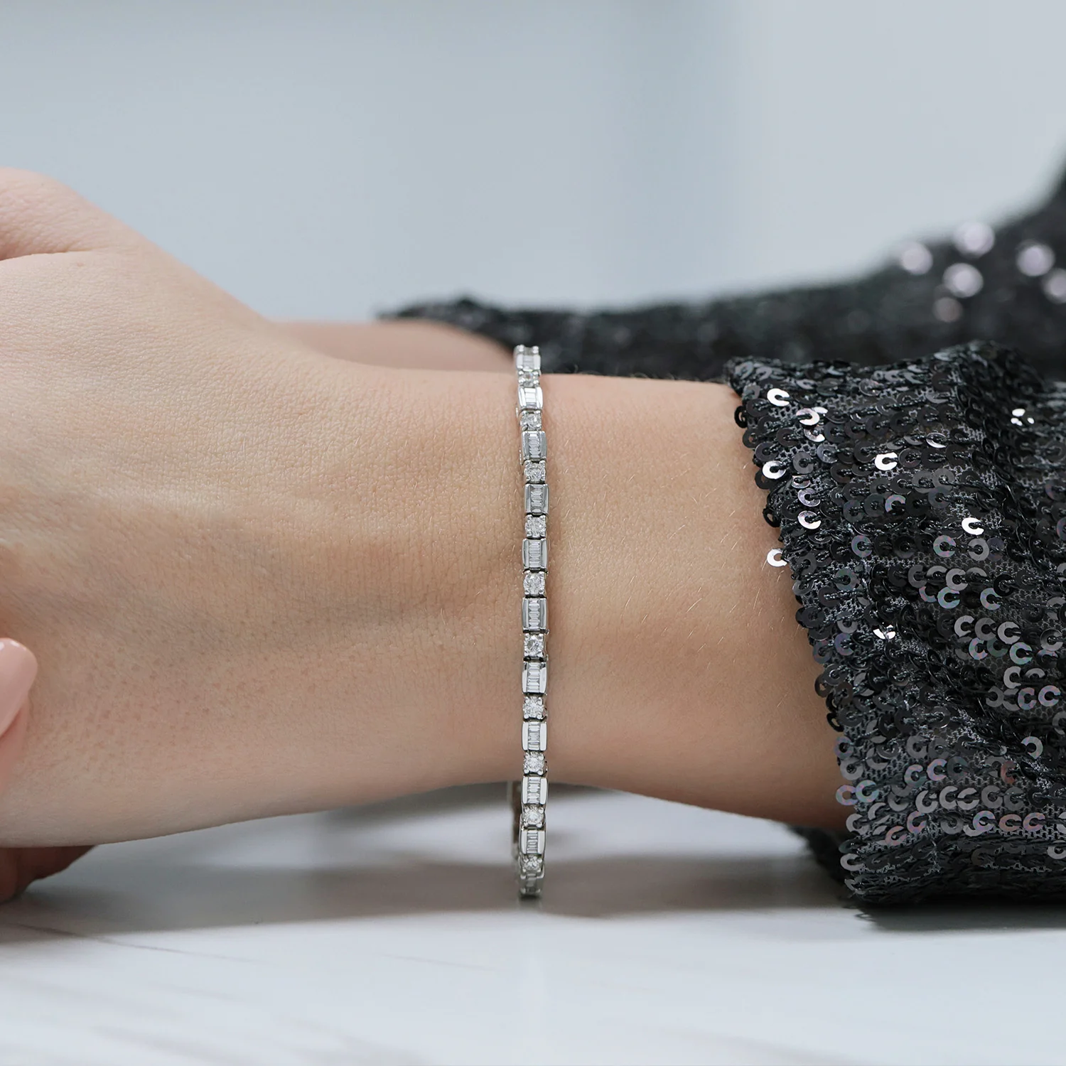 18ct White Gold Round Brilliant And Baguette Diamond Tennis Bracelet - Image 3