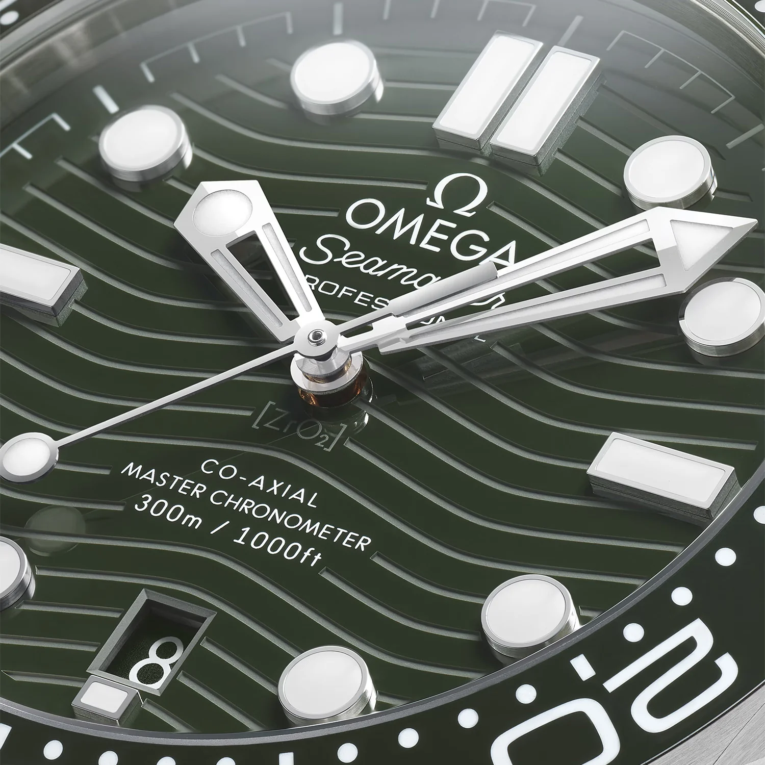 Seamaster Diver 300m 42mm Green Dial Men's Bracelet Watch - Image 3