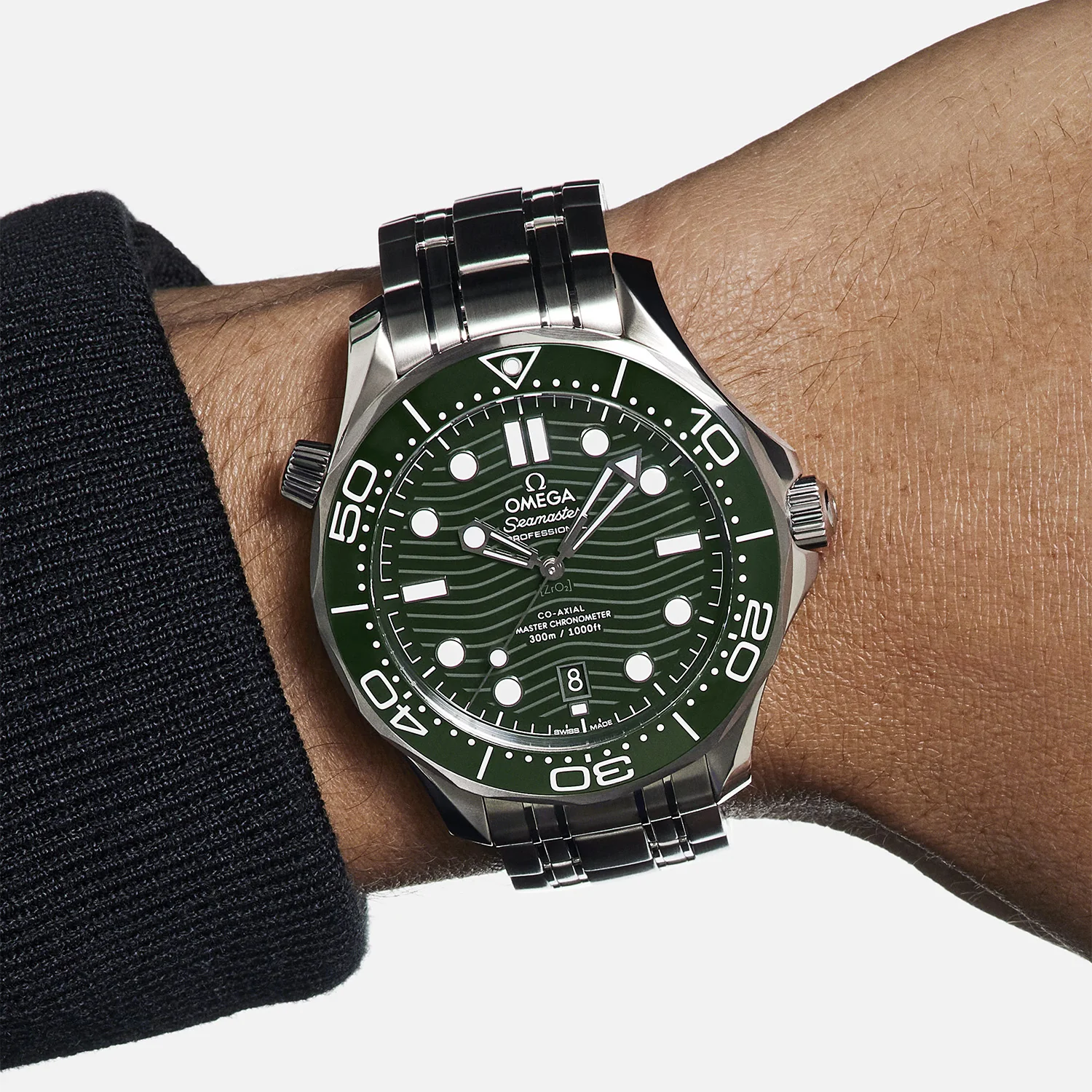 Seamaster Diver 300m 42mm Green Dial Men's Bracelet Watch - Image 4