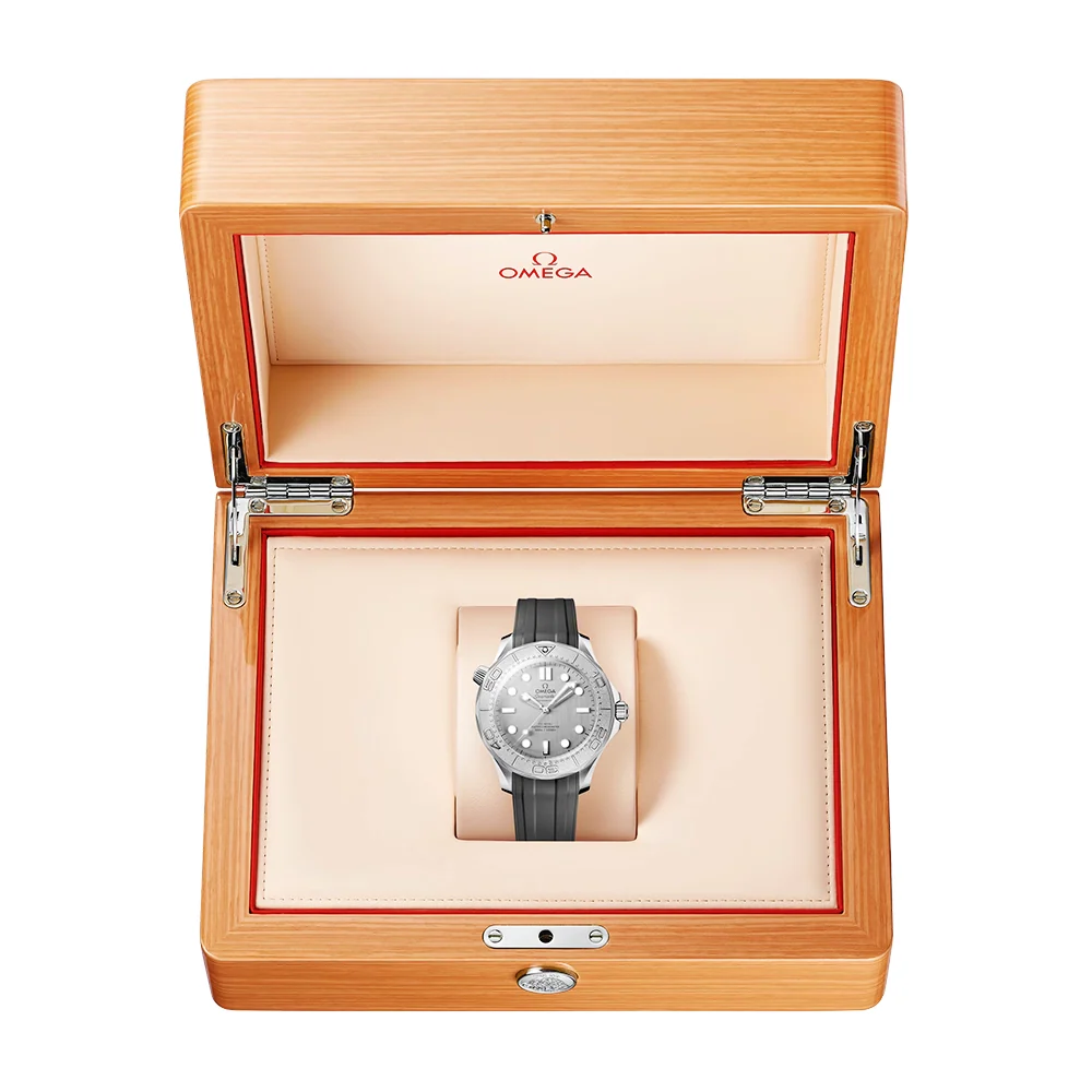 Seamaster Diver 300m 42mm Grey Dial Mens Rubber Strap Watch - Image 2