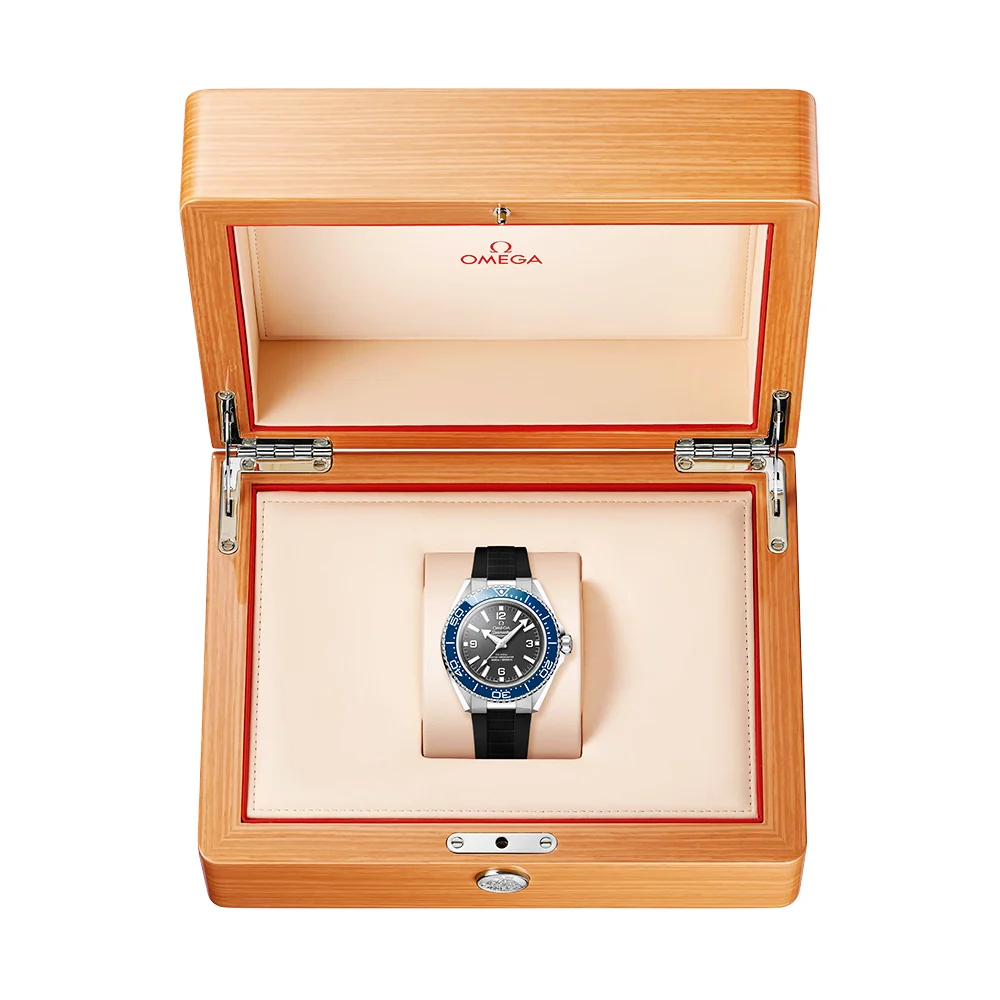 Seamaster Planet Ocean 600m 42mm Black Dial & Blue Bezel Strap Watch - Image 2