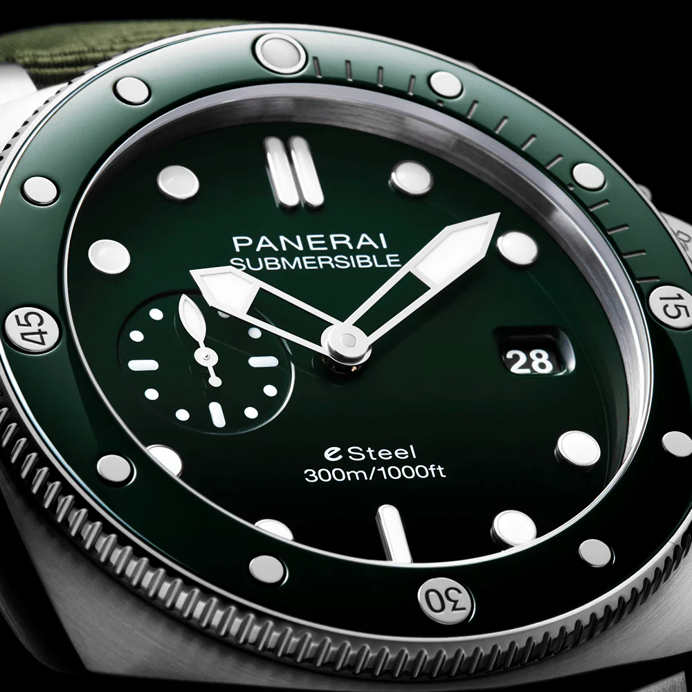 Submersible QuarantaQuattro Verde Smeraldo 44mm Green Dial Watch - Image 3