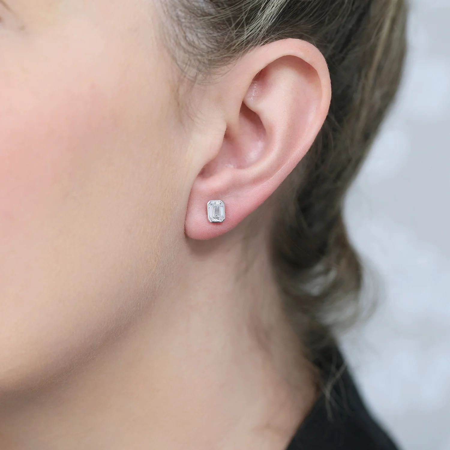Platinum GIA Certificated Emerald Cut Diamond 1.40ct Rub Over Stud Earrings - Image 3