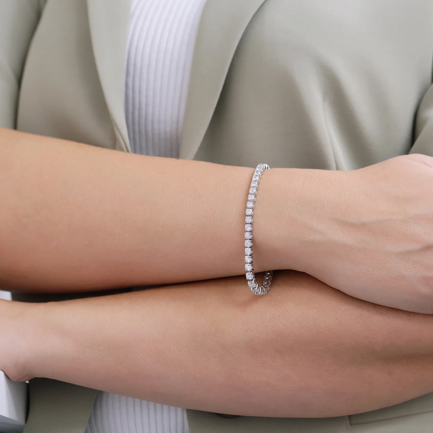 Platinum Round Brilliant Cut Diamond 6.00ct Tennis Bracelet - Image 4