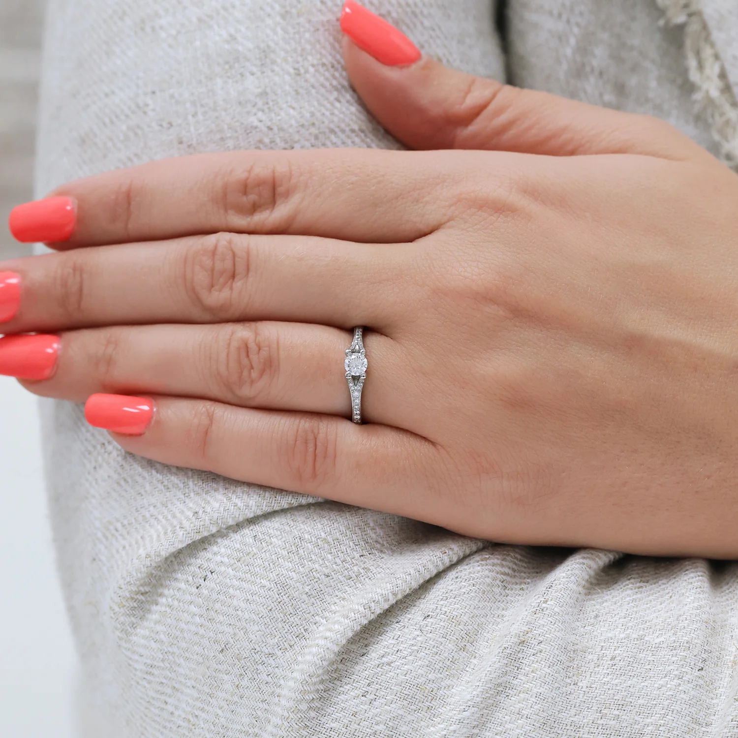 Platinum Round Brilliant Cut 0.30 Carat Diamond Ring With Round Brilliant Cut Diamond Split Shoulders - Image 2