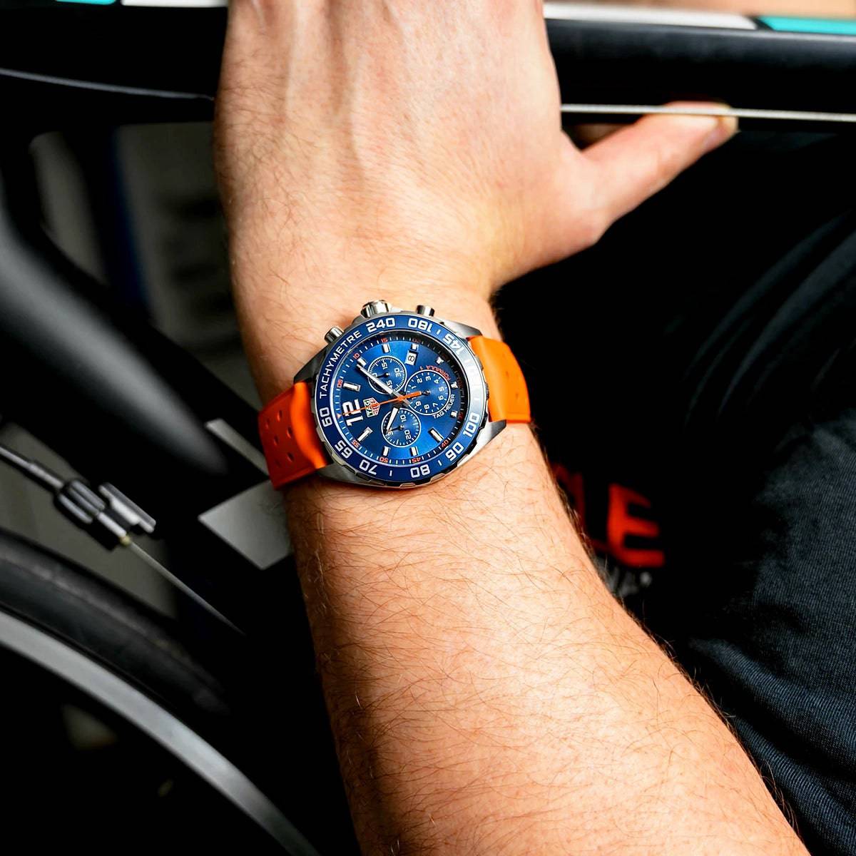 Formula 1 43mm Blue/Orange Dial Men's Rubber Strap Watch - Image 2