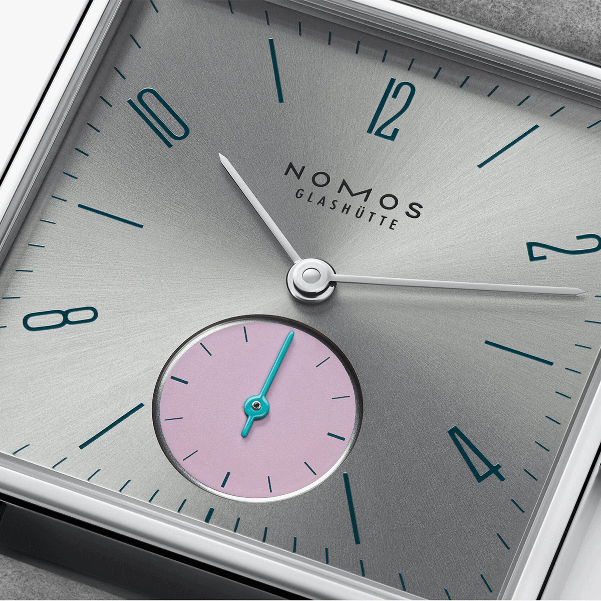 Tetra Die Unerreichbare 30mm Silvercut & Pink Dial Ladies Watch - Image 8
