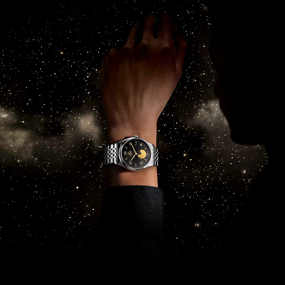 1926 Luna 39mm Black/Gold Moonphase Dial Automatic Watch - Image 3