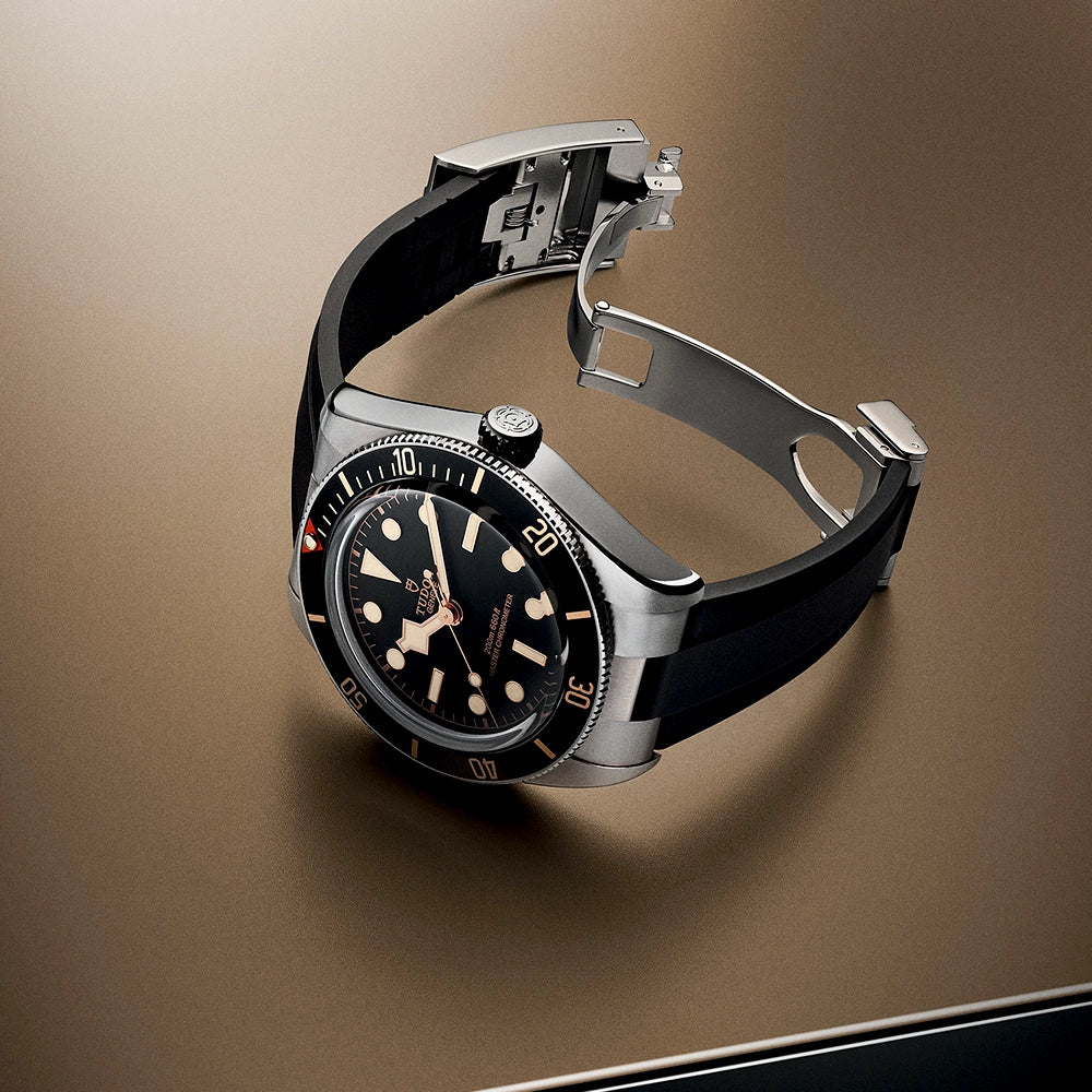 Black Bay 58 39mm Black Dial & Bezel Rubber Strap Watch - Image 2