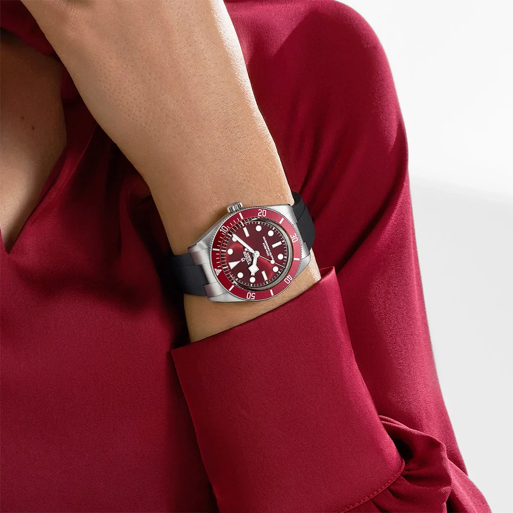 Black Bay 58 Burgundy Red Dial & Bezel Rubber Strap Watch - Image 3