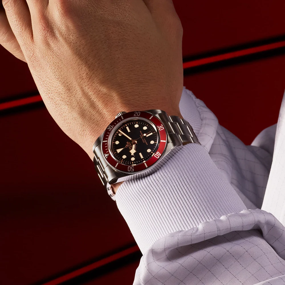 Black Bay 41mm Black Dial & Red Bezel Men's Bracelet Watch - Image 3