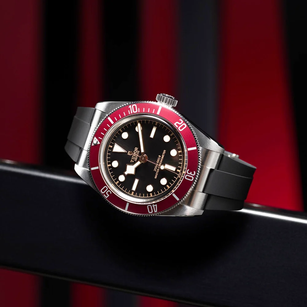 Black Bay 41mm Black Dial & Red Bezel Men's Rubber Strap Watch - Image 2