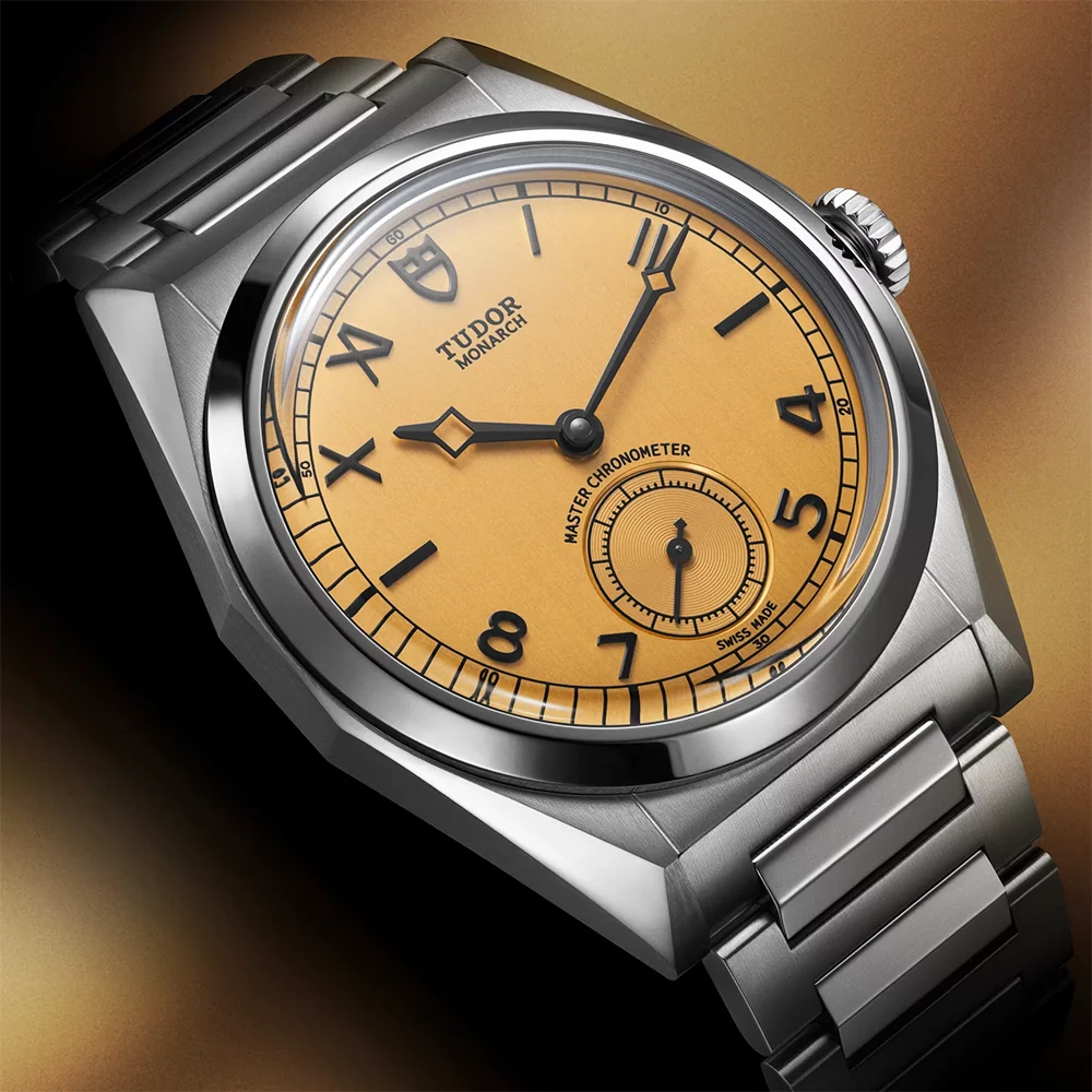 Monarch 39mm Dark-Champagne Dial Integrated Bracelet Watch - Image 2