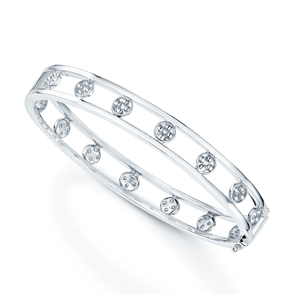 18ct White Gold Openwork Diamond Bangle - Image 2