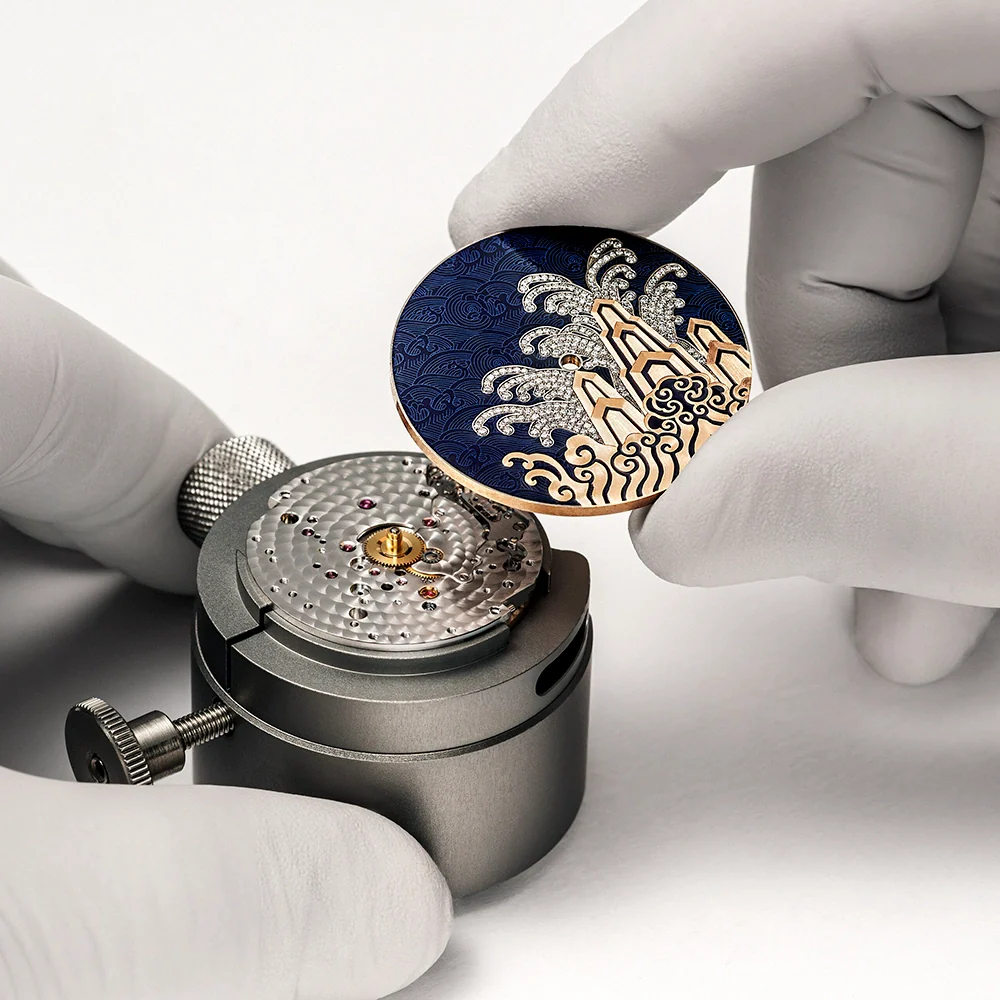 Metiers d'Art Tribute to Traditional Symbols - Moonlight Slivers Watch - Image 4