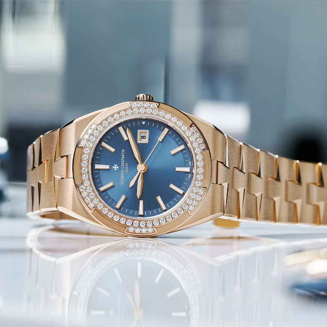 Overseas Quartz 33mm 18ct Pink Gold Blue Dial Diamond Set Watch - Image 3