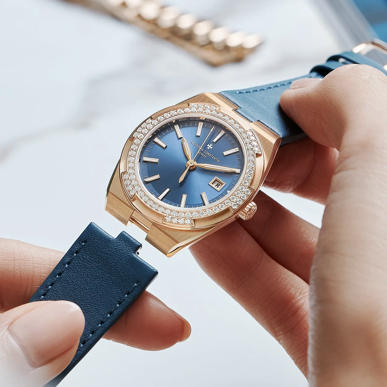 Overseas Quartz 33mm 18ct Pink Gold Blue Dial Diamond Set Watch - Image 7